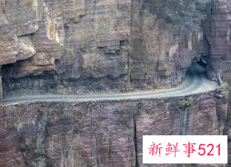 梦到悬崖峭壁有一条路