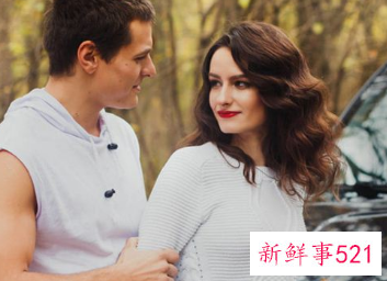 梦见妻子和别的男人系