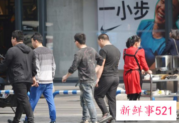 东北暴雪蓝色预警， 南方继续冲击30℃