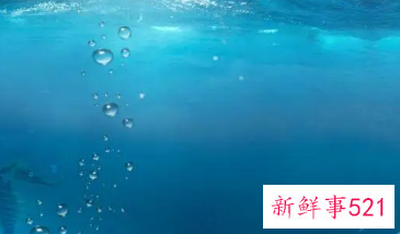 女人梦到很多水