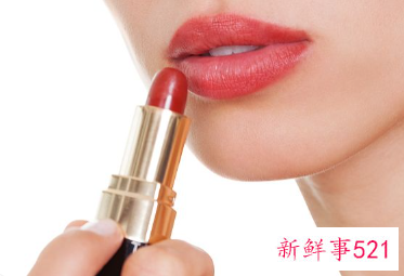 孕妇涂口红生下的孩子