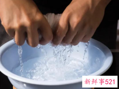 毛巾用什么洗好