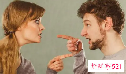 梦见妻子和别的男人系