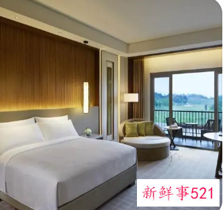 中年女人梦见自己住酒店