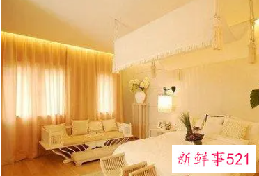 中年女人梦见自己住酒店