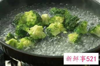 西兰花为啥要用水焯一下
