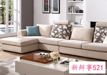 怎样选沙发颜色来搭配客厅