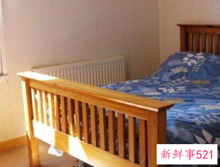 新买的木床油漆味怎么快速祛除