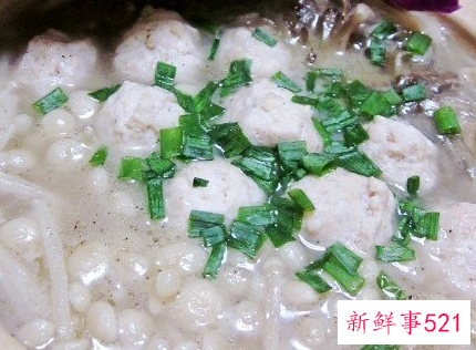 鲜菇鸡汁煲的做法