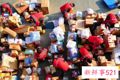 快递年业务量突破千亿件，连续8年登顶全球第一