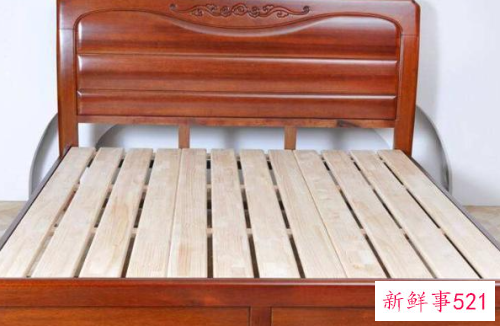 新买的木床油漆味怎么快速祛除