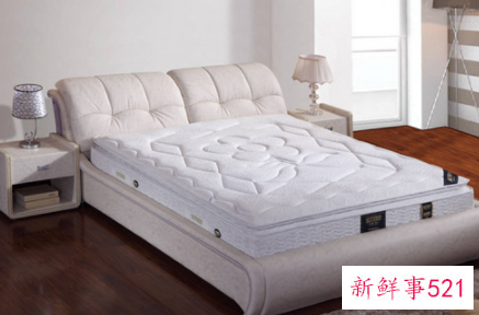 床垫子上的尿渍怎么清洗