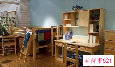 游戏书桌风水布置