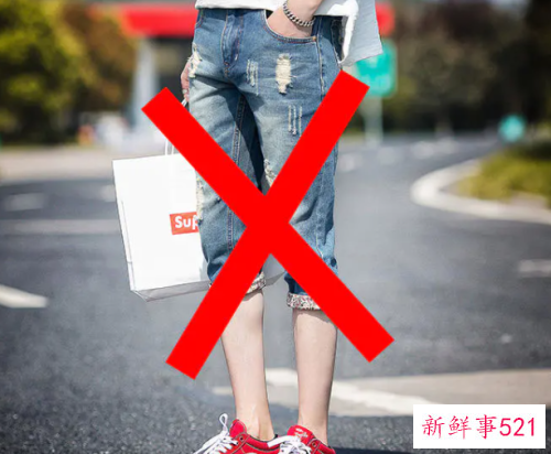 瘦的男生穿什么短袖