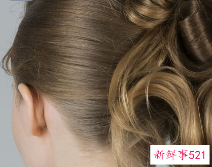 脸大碎发多怎么扎头发