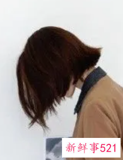 女士显脸小的发型图片