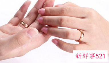 结婚交换戒指是钻戒还是黄金戒指