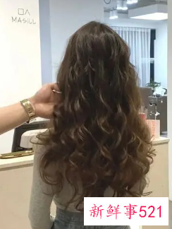 女士显脸小的发型图片