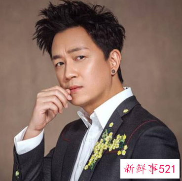 《天天向上》主持人阵容大换血，共8名主持人