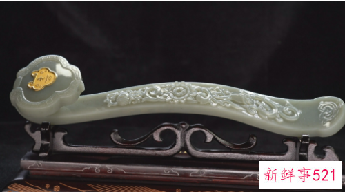 冬奥百日倒计时特许商品集中亮相