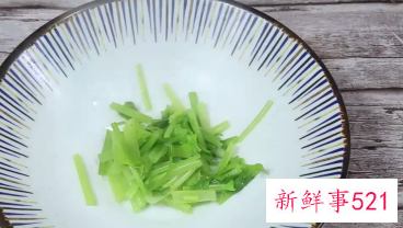 水煮花生拌芹菜的做法窍门