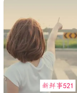 女士显脸小的发型图片