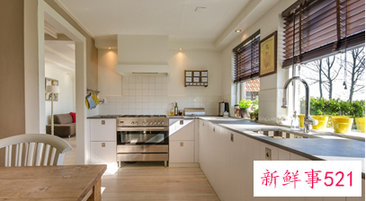 窗户墙角渗水什么原因