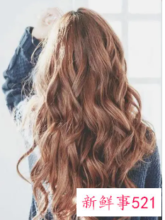 女士显脸小的发型图片