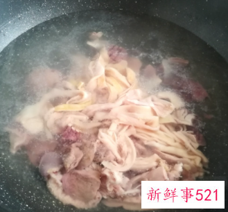 鸡杂汤锅的做法