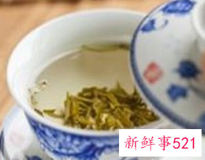 小苏打怎么洗杯子里的茶垢