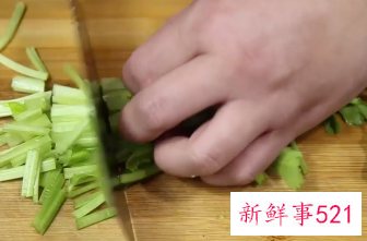 水煮花生拌芹菜的做法窍门