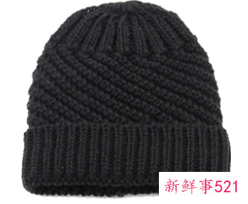 白色羽绒服搭什么颜色的帽子