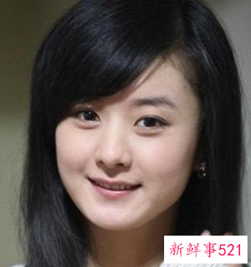 脸大碎发多怎么扎头发