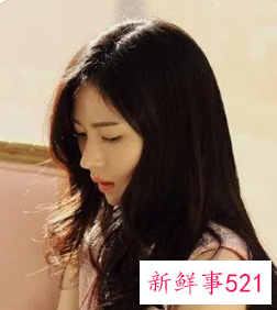 女士显脸小的发型图片