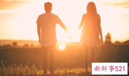 男人故意向你透露他有女朋友