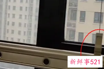 卧室挂衣架落地家用安装图