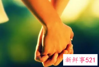 梦到与暗恋的人牵手了