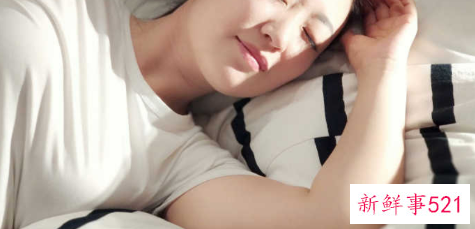 躺床上拍照怎么摆才好看