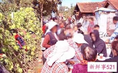 梦见酒席很多人在吃饭是什么意思