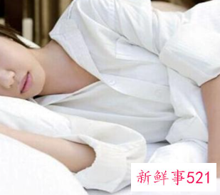 躺床上拍照怎么摆才好看