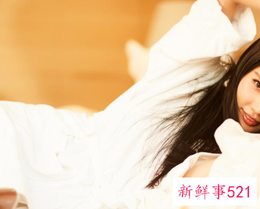 躺床上拍照怎么摆才好看