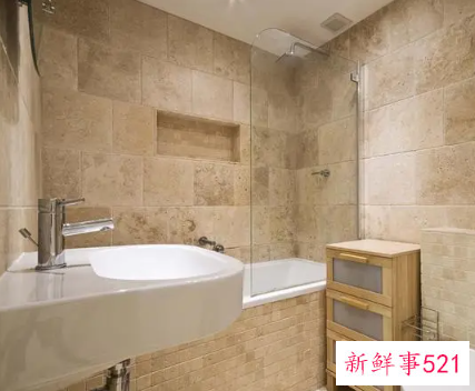 梦见厕所很脏身上爬满蛆