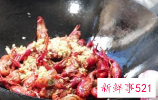 爆炒香辣小龙虾