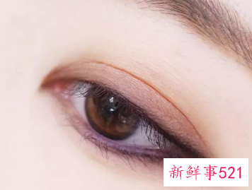 画眼线的正确步骤