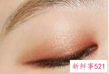 画眼线的正确步骤