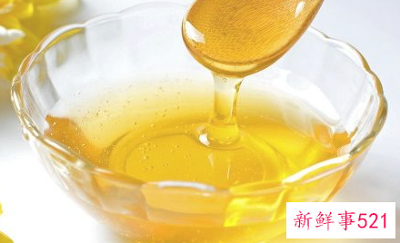 全年嘴唇干裂脱皮怎么办