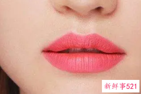 防止口红花妆脱妆的小技巧