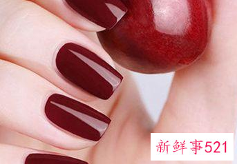 什么指甲的颜色显白