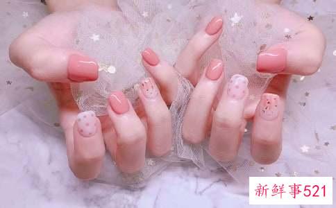 手把手教你学半月形美甲美容