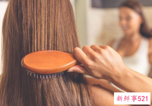 头发出油脱发怎么治